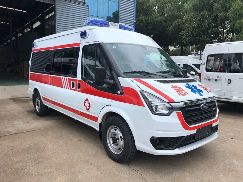 福特V348長軸中頂監(jiān)護型救護車